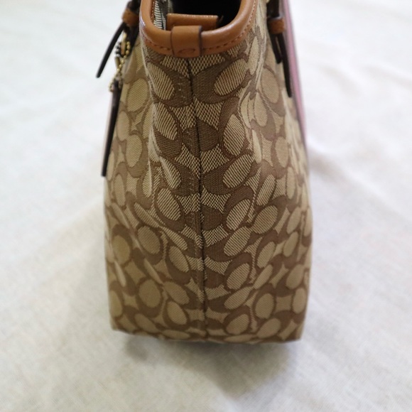 Coach Zip Tote In Signature Jacquard With Stripe - Picture 9 of 15